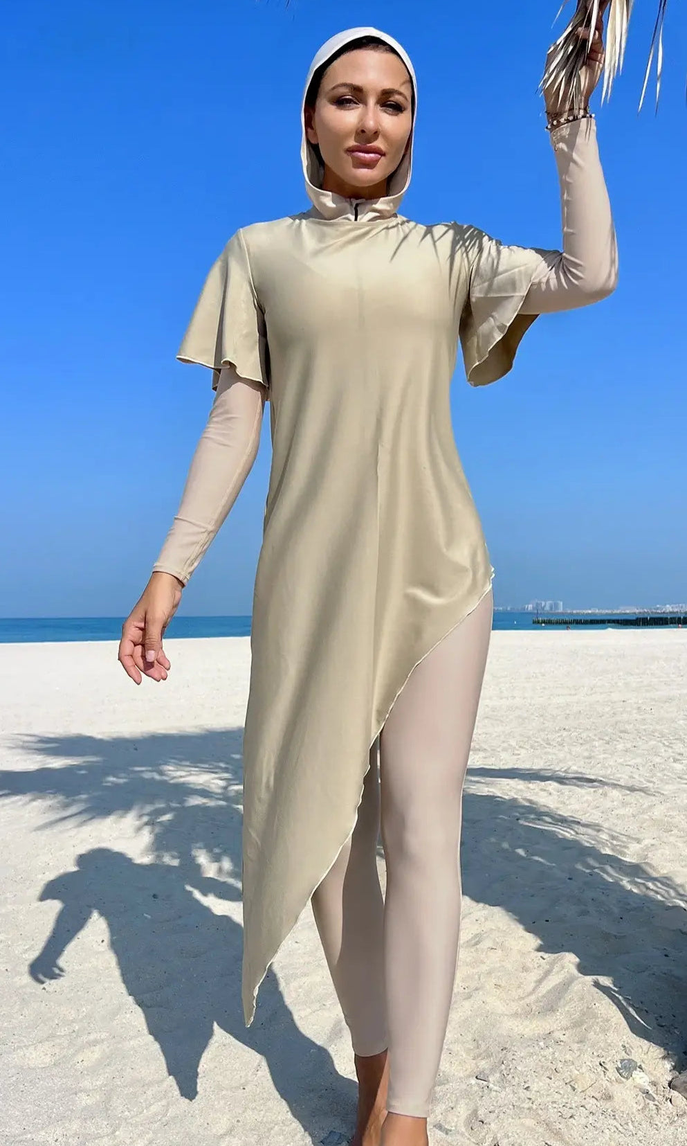 Burkini capuche large 2 pièces beige (vue de face)