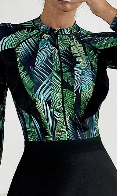 Burkini noir avec jupe et motifs nature (zoom sur les motifs)